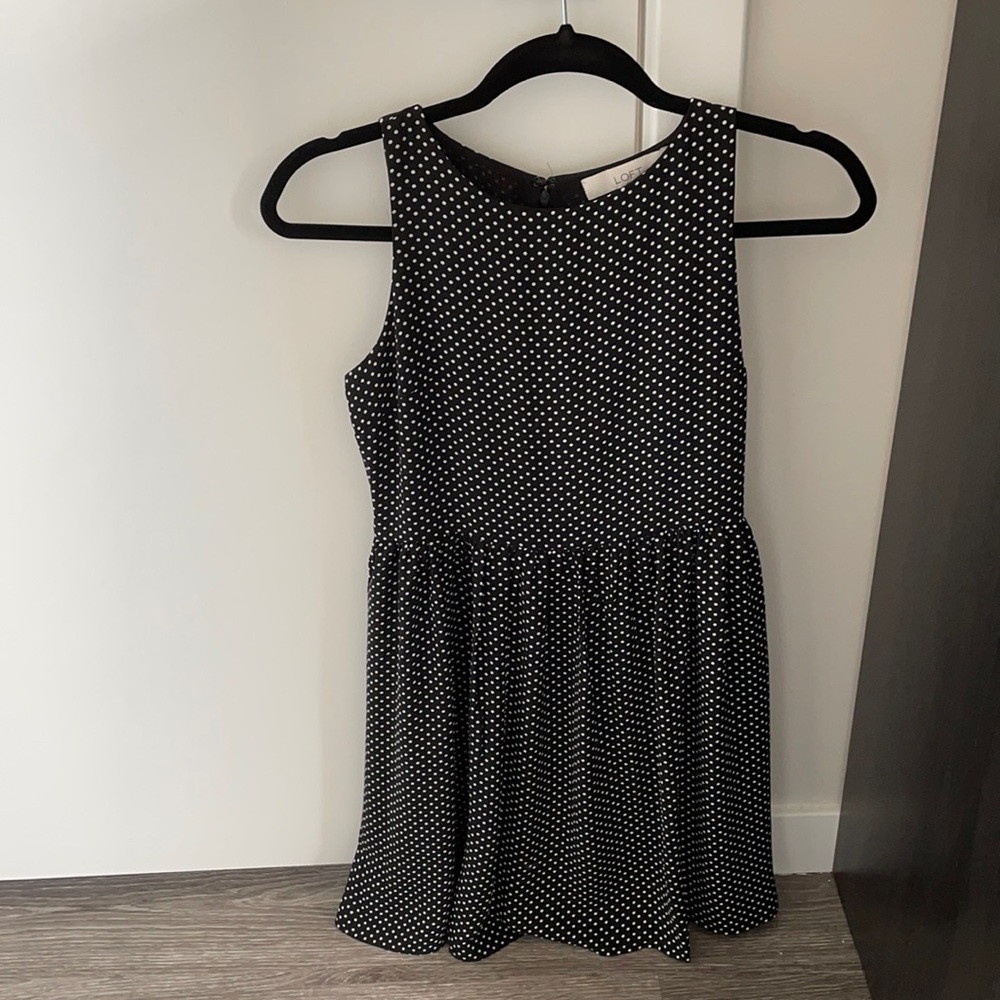 ✨3/$10✨ LOFT polka dot dress